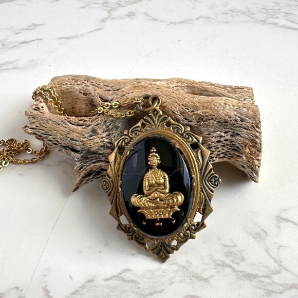 Vintage Intaglio Glass Guanyin Pendant Necklace Black & Gold Reverse Carved - Picture 7 of 7